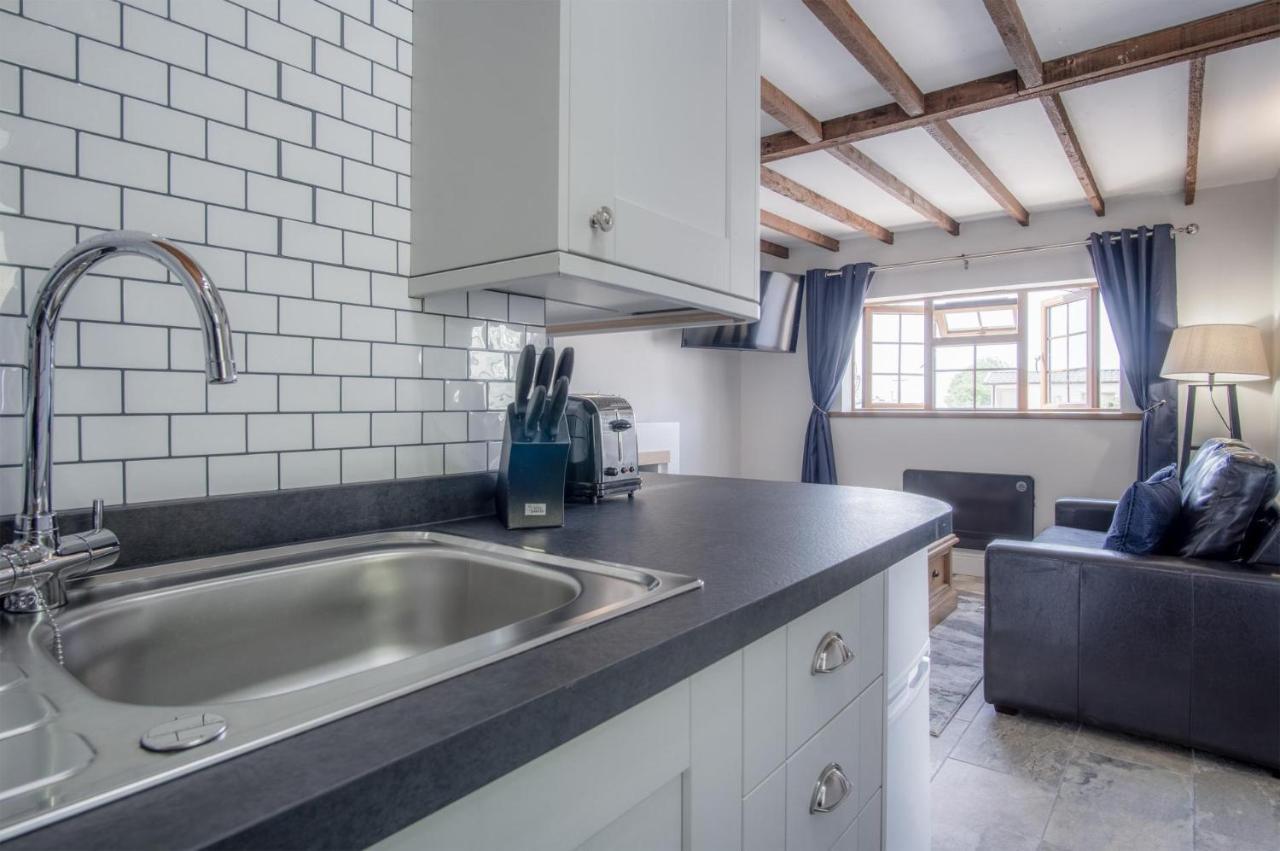 Honeysuckle - 1 Bedroom - Amroth